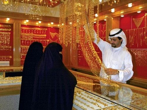 نصائح مهمة للمستثمرين والمشترين في سوق الذهب السعودي atuais