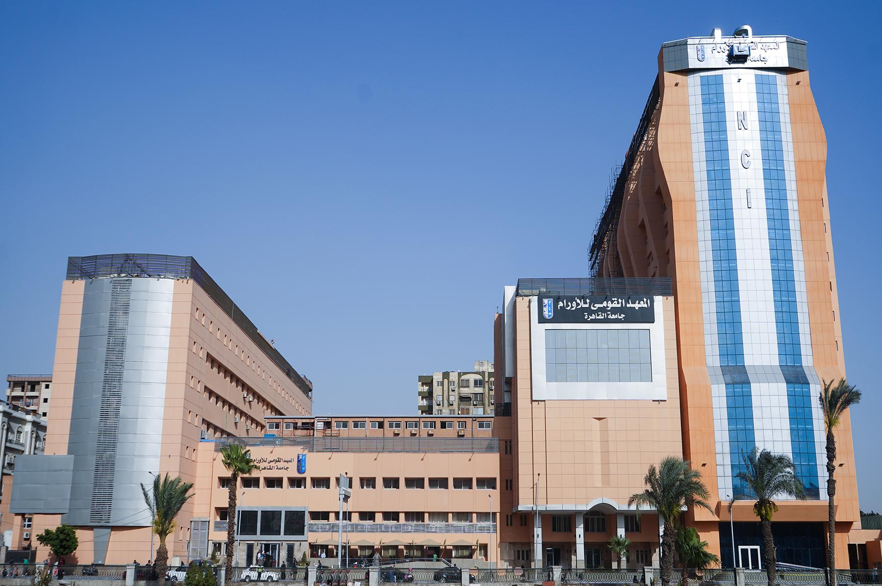 دراسة شاملة لمقررات البرنامج وأهدافه الأكاديمية لتحضير صيادلة متميزين