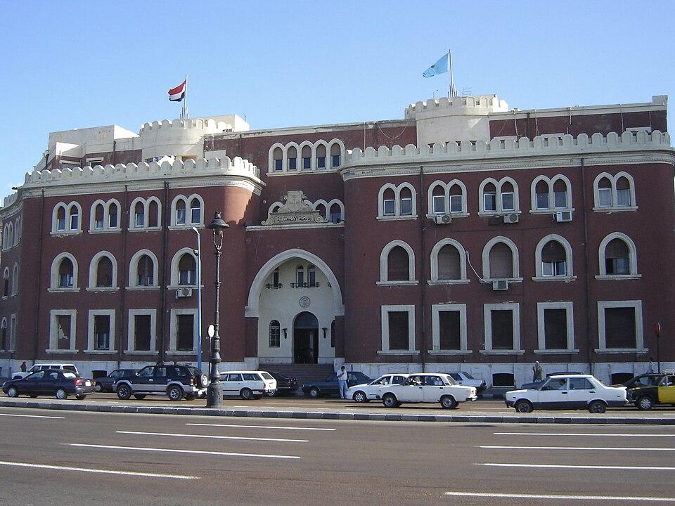دور الجامعة في تعزيز جودة التعليم ورؤية مستقبلية للتطوير الأكاديمي