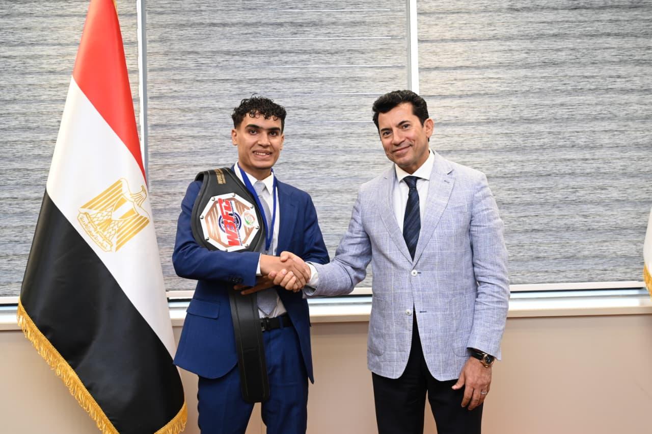وزير الرياضة يثمن إنجازات محمد راتب ويبرز دور الدعم الحكومي في تطوير الرياضة