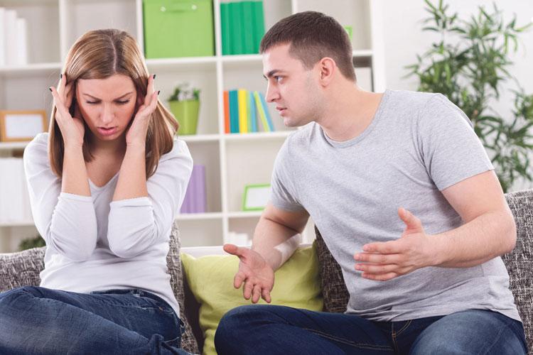 الأثر النفسي والاجتماعي لتصرف الزوجة في العائلة