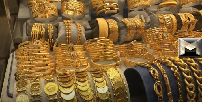 العوامل المؤثرة في تغيرات سعر الذهب وتوقعات المستقبل القريب