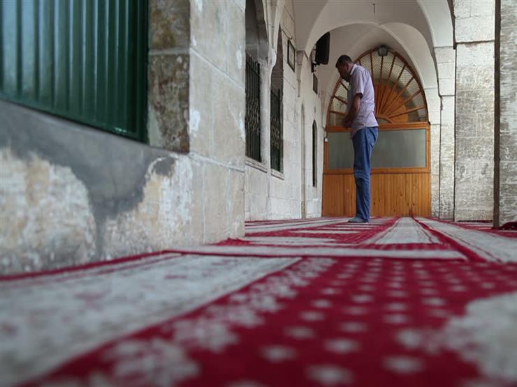 كيفية تحديد المسافة المثلى بين القدمين حسب الهيئة الصحيحة