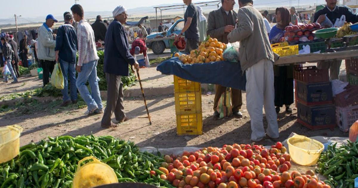 الأسباب الحقيقية وراء الخلاف في السوق وتأثيرها على التجار